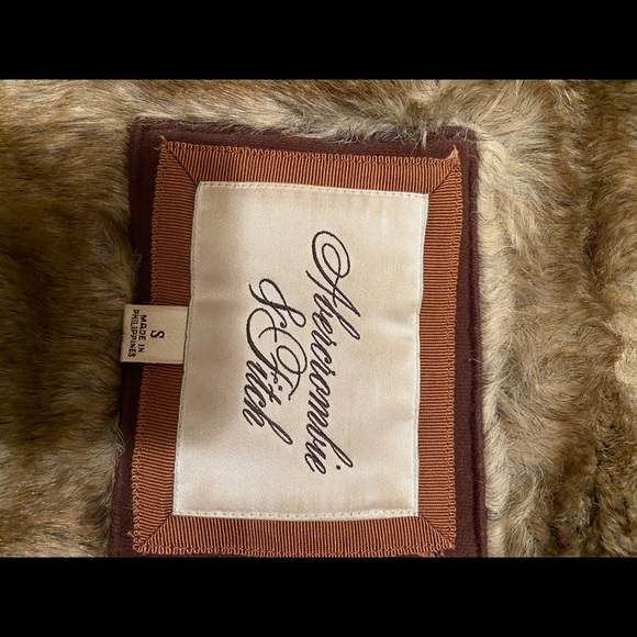 Abercrombie fur hoodie - Picture 2 of 2